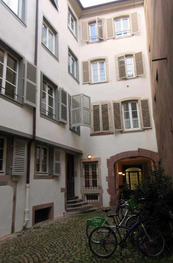 Appartement Typique Et Cosy A Deux Pas De La Cathedrale Strasbourg Luaran gambar